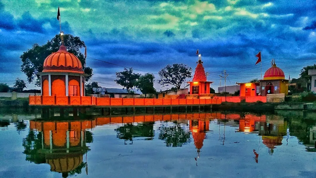 मुखपृष्ठ छायाचित्र
